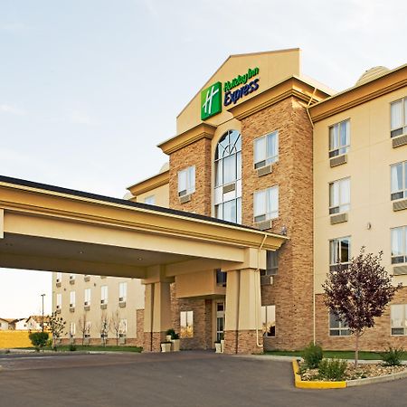 Holiday Inn Express And Suites غراند براري المظهر الخارجي الصورة